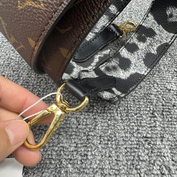 Louis Vuitton Leather Shoulder Strap 350-032725 - Picture 7 of 7